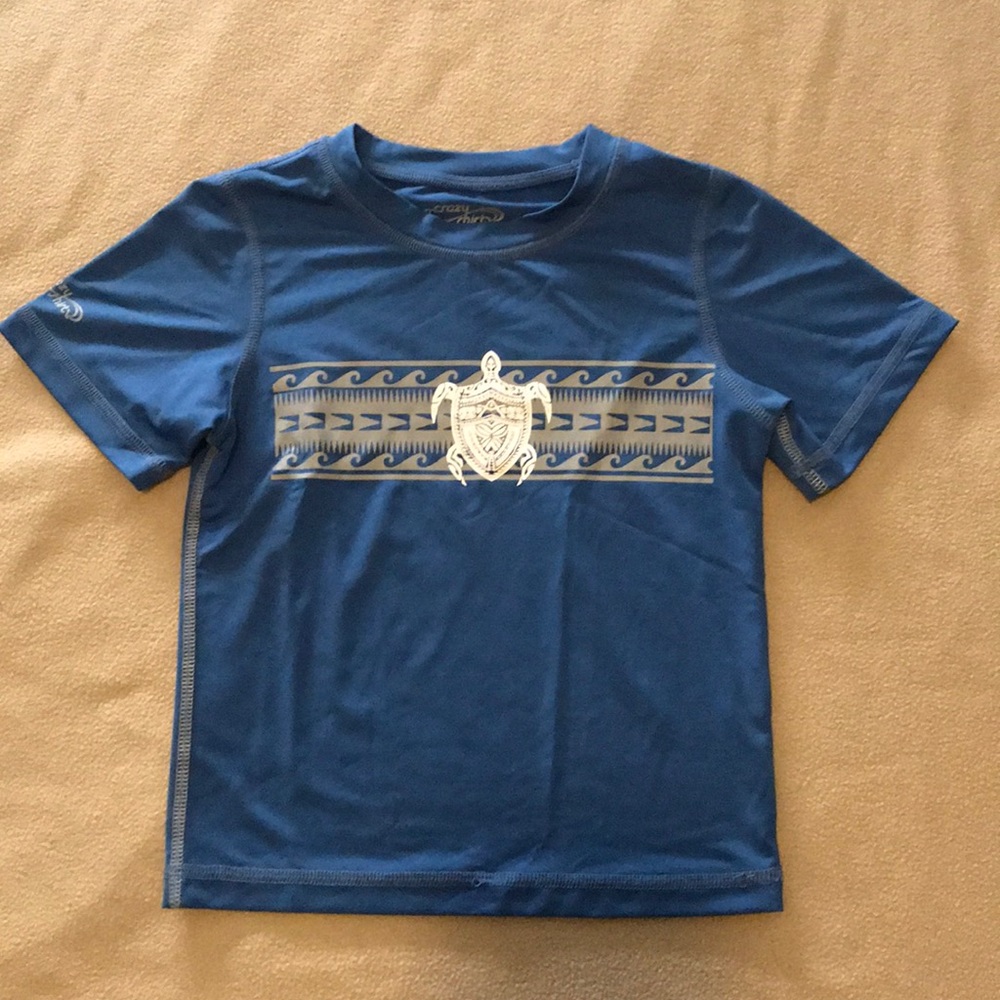 Color changing blue shirt